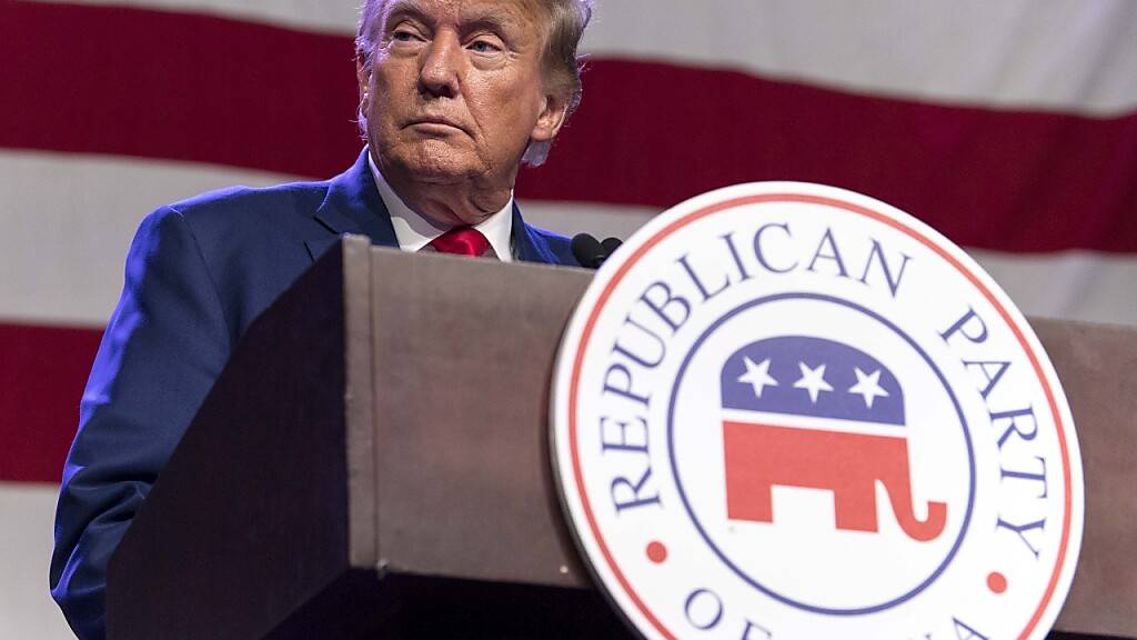 EX-US-Präsident Donald Trump beim Lincoln Dinner der Republikanischen Partei von Iowa. Foto: Brian Cahn/ZUMA Press Wire/dpa