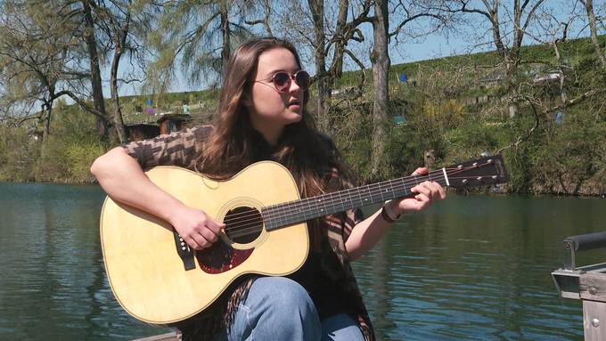 Senkrechtstarterin: Joya Marleen mit knapp 19 auf Festivals