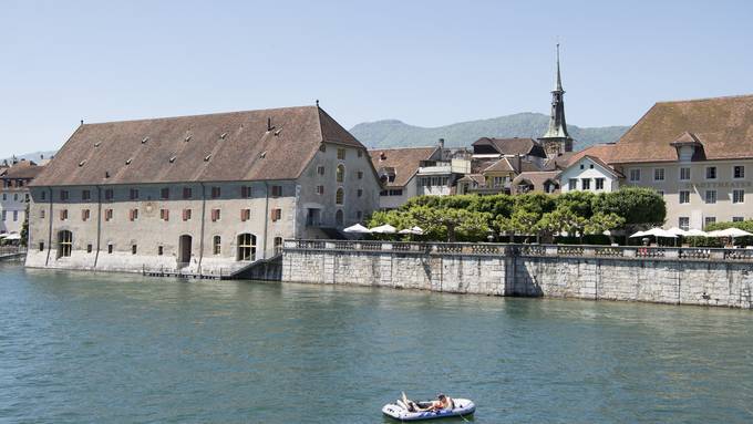 Langer Badespass dank Rekordtemperaturen in der Aare 