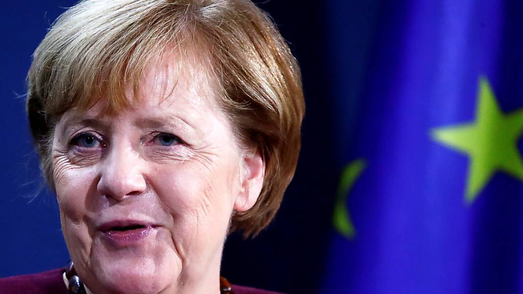 Bundeskanzlerin Angela Merkel (CDU) gibt nach einem virtuellen G20-Gipfeltreffen eine gemeinsame Pressekonferenz mit Bundesfinanzminister Scholz im Bundeskanzleramt. Foto: Hannibal Hanschke/Reuters-Pool/dpa