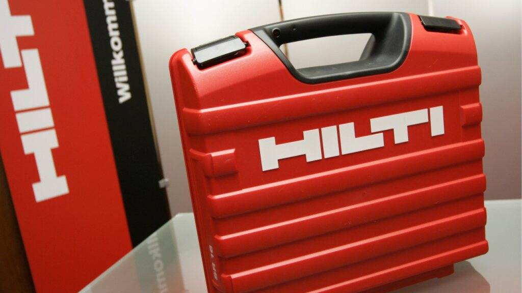 Der Baugerätehersteller Hilti hat einen etwas verhaltenen Start ins neue Jahr 2024 hinter sich. So ging der Umsatz gegenüber der Vorjahrsperiode durch negative Währungseffekte leicht zurück. (Archivbild)