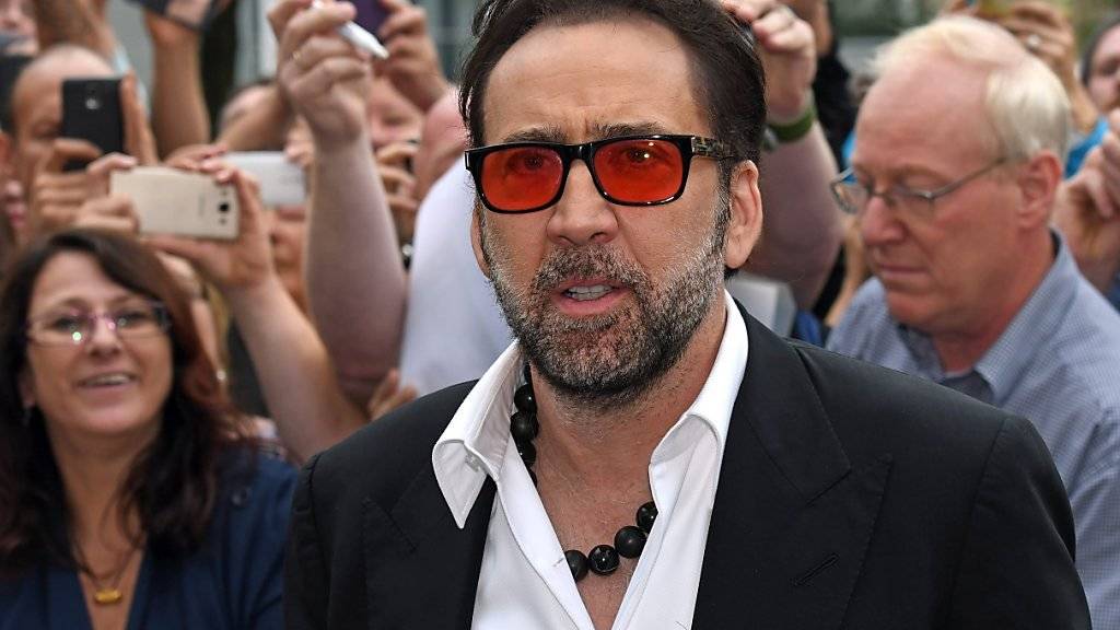 Nicolas Cage scheint nicht viel vom Filmfestival Oldenburg zu halten: Zur Enthüllung seines Sterns auf dem Walk of Fame tauchte er verspätet auf und danach verduftete er gleich wieder.