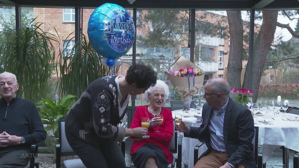 Happy Birthday: Nelly Eichenberger feiert in Aarau ihren 100. Geburtstag.