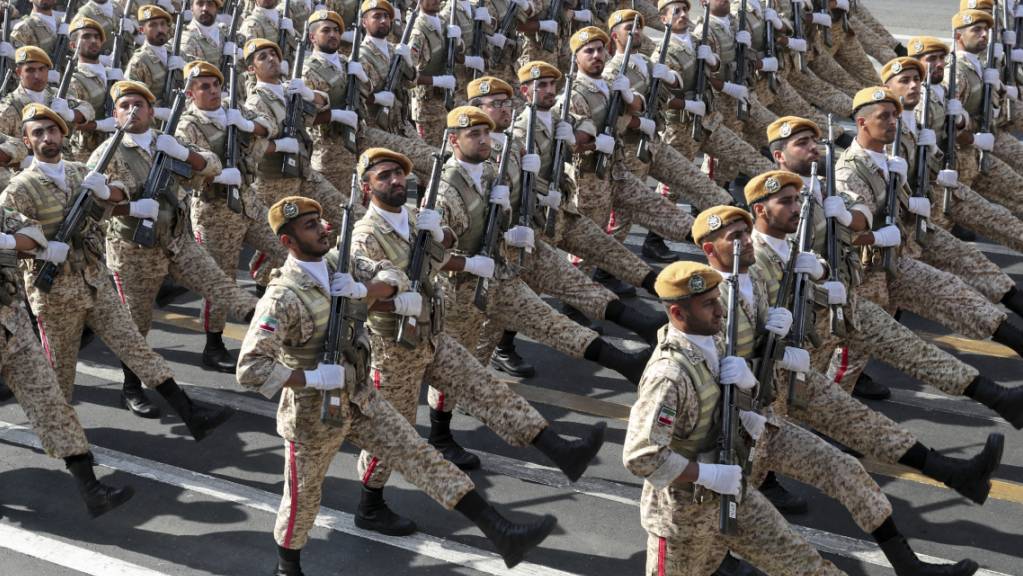 Mit grossen Militärparaden hat der Iran landesweit den 39. Jahrestag des Krieges gegen den Irak (1980-1988) gewürdigt.