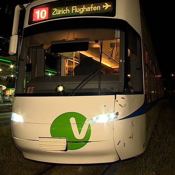30-jähriger Mann wird von Tram erfasst und schwer verletzt