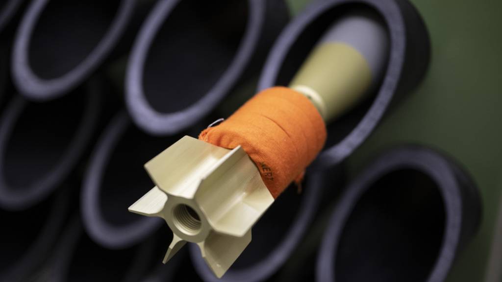 Das Parlament möchte die Bedingungen der Schweizer Rüstungsindustrie für den Export ins Ausland verbessern. Über die Lockerungen des Kriegsmaterialgesetzes dürfte das Volk entscheiden. (Themenbild)