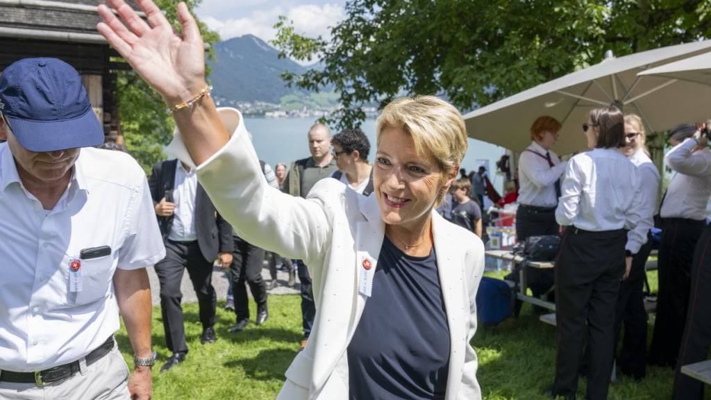 Bundespräsidentin Karin Keller-Sutter ist am Mittag auf dem Rütli UR eingetroffen.