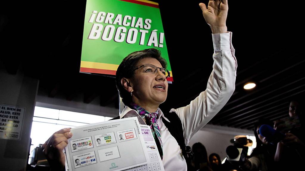 In der Hauptstadt Kolumbiens, Bogotá, wurde mit Claudia López am Sonntag (Ortszeit) erstmals eine Frau zur Bürgermeisterin gewählt.