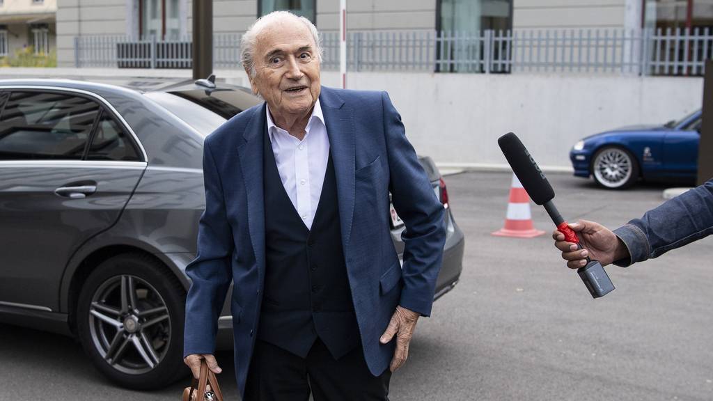 Sepp Blatter erscheint am Dienstag zur Anhörung bei der Bundesanwaltschaft in Bern.