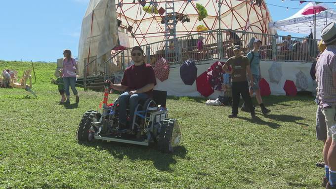 Offroad-Rollstuhl: Fabian Schmid besucht das Clanx-Festival in Appenzell