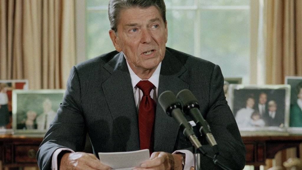 Der Mann, der 1981 auf den damaligen US-Präsidenten Ronald Reagan (im Bild) geschossen hat, darf bald die Psychiatrie verlassen. (Archiv)