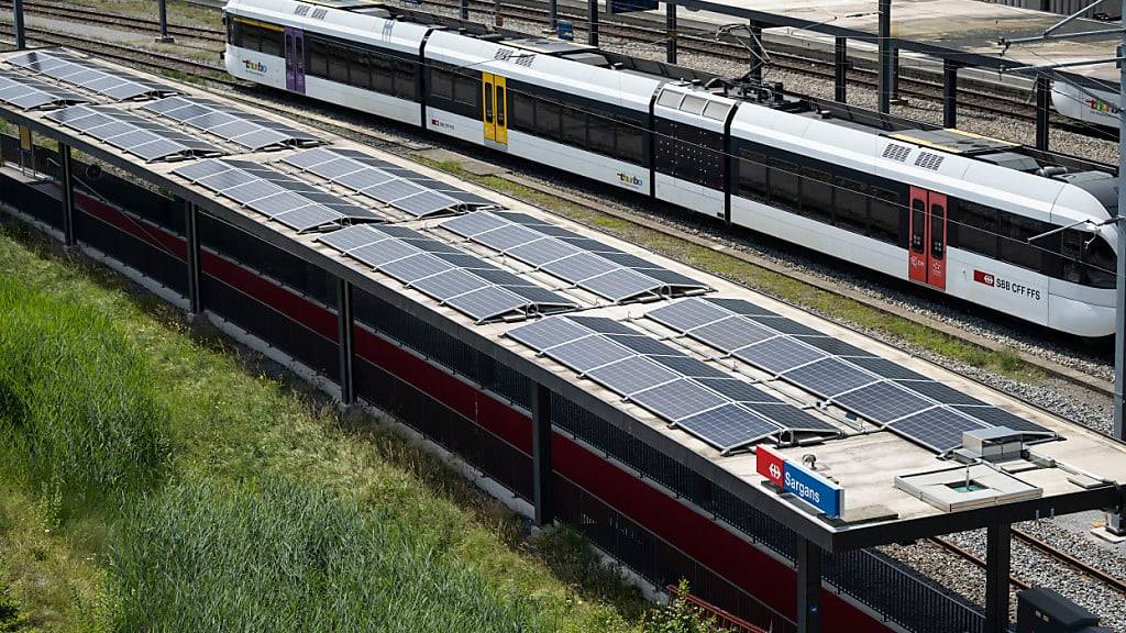 An zwei Wochenenden im September werden zwischen Sargans und Buchs SG keine Züge verkehren. Im Bild der Bahnhof von Sargans. (Archivbild)