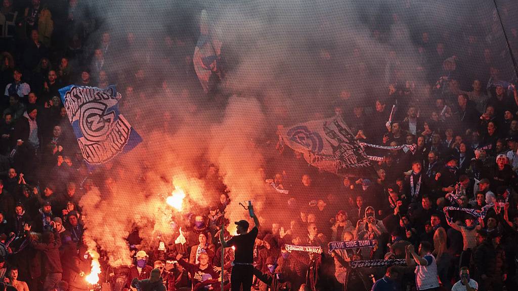 Zürcher Bezirksgericht verurteilt FCZ-Fan nach Platzsturm