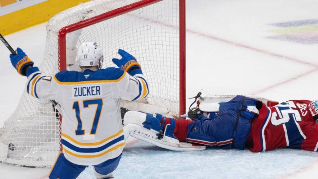 Buffalo Sabres' Jason Zucker (Nummer 17) feiert seinen Treffer