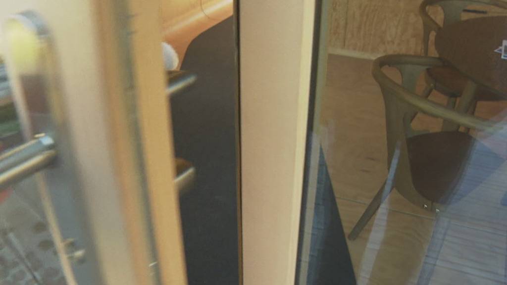 Erste Wikkelhäuser aus Flüelen werden aufgebaut