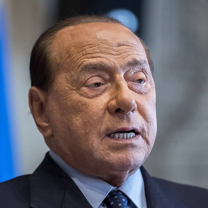 Ex-Regierungschef Berlusconi liegt auf Intensivstation