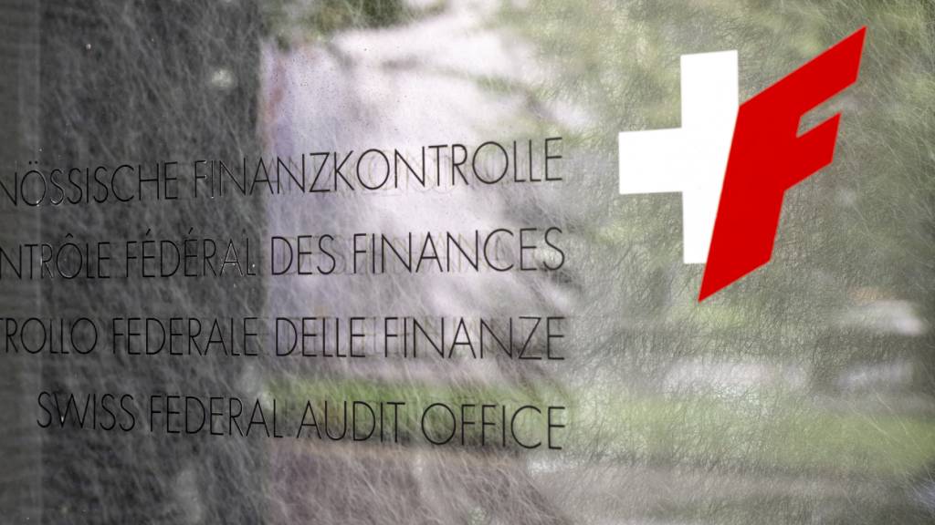 Die Oberaufsicht über die kantonalen Finanzkontrollen ist laut dem Bund zu wenig strikt. (Symbolbild)