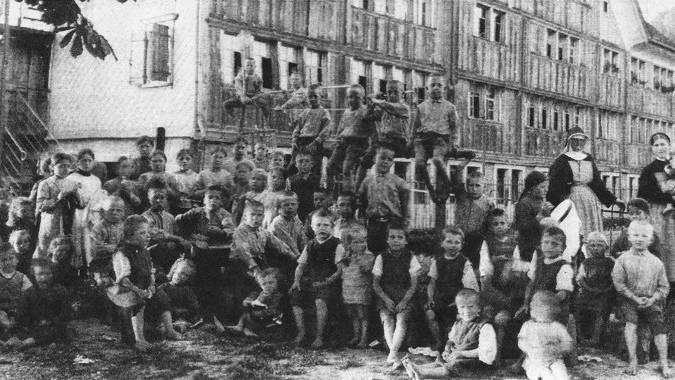 Ein undatiertes Archivbild vom Kinderheim Steig. Teilweise wurden bis zu 60 Kindern nur von wenigen Nonnen betreut.