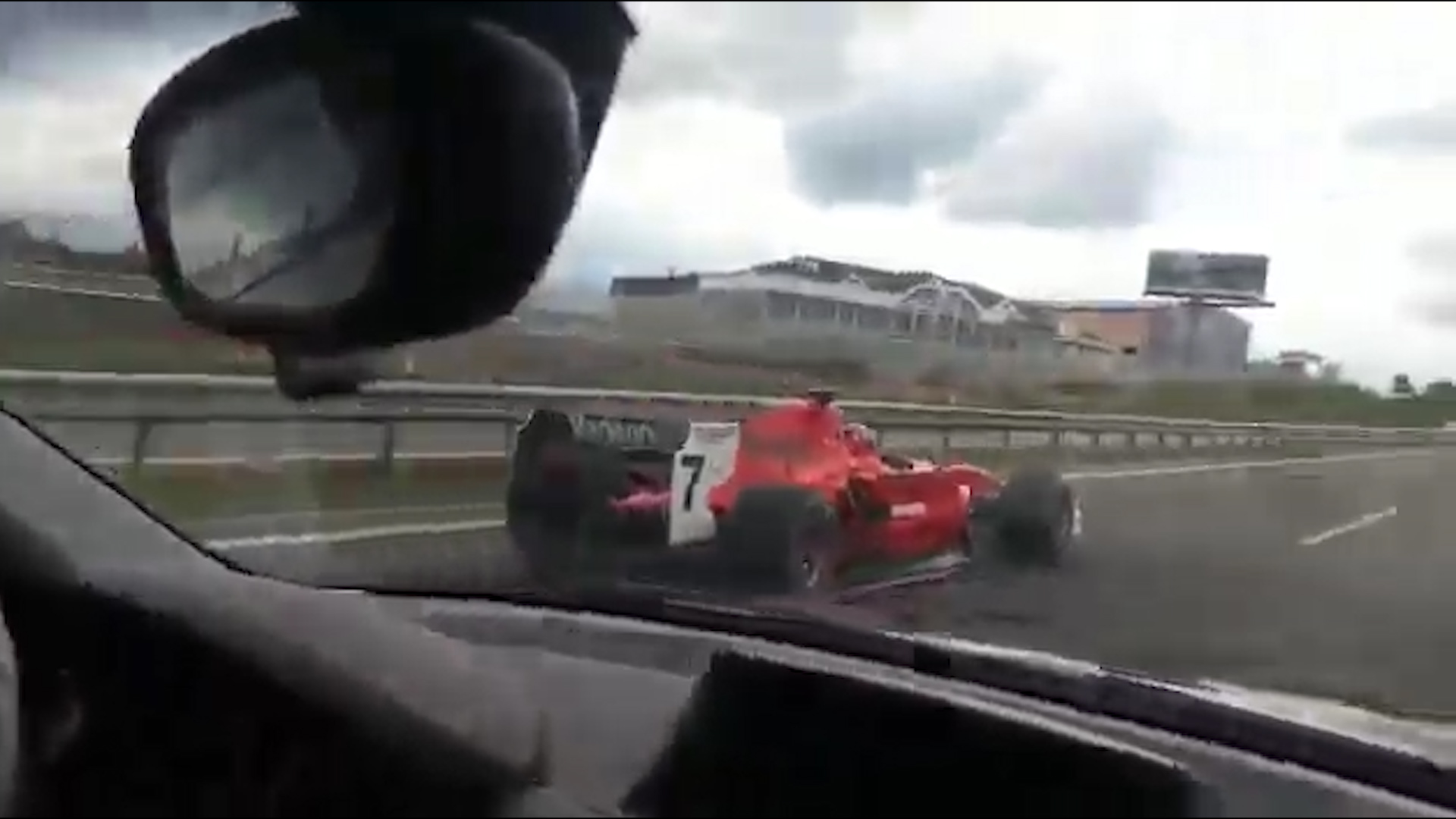 Illegal Unterwegs Formel 2 Rennwagen Auf Der Tschechischen Autobahn Gesichtet Vermischtes Panorama Aargauer Zeitung