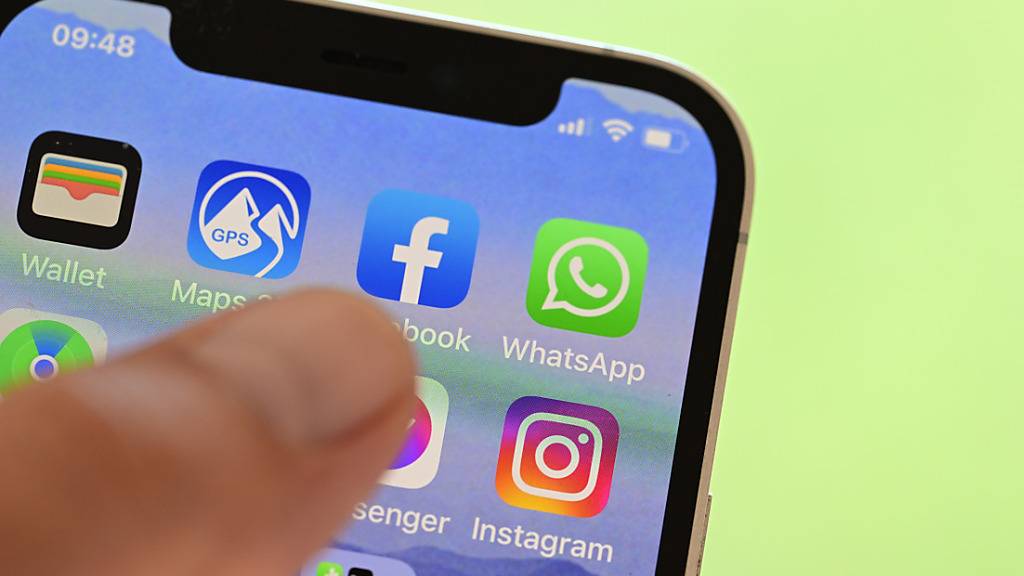 Facebook ist bei Nationalrätinnen und Nationalräten weiterhin das beliebteste Soziale Medium. (Symbolbild)