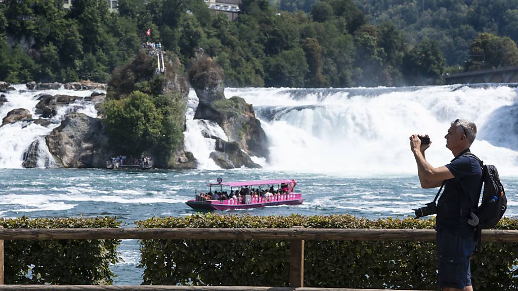 Schaffhauser Polizei warnt vor Taschendieben am Rheinfall