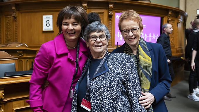 Ständeratspräsidentin Eva Herzog empfängt Frauen im Bundeshaus