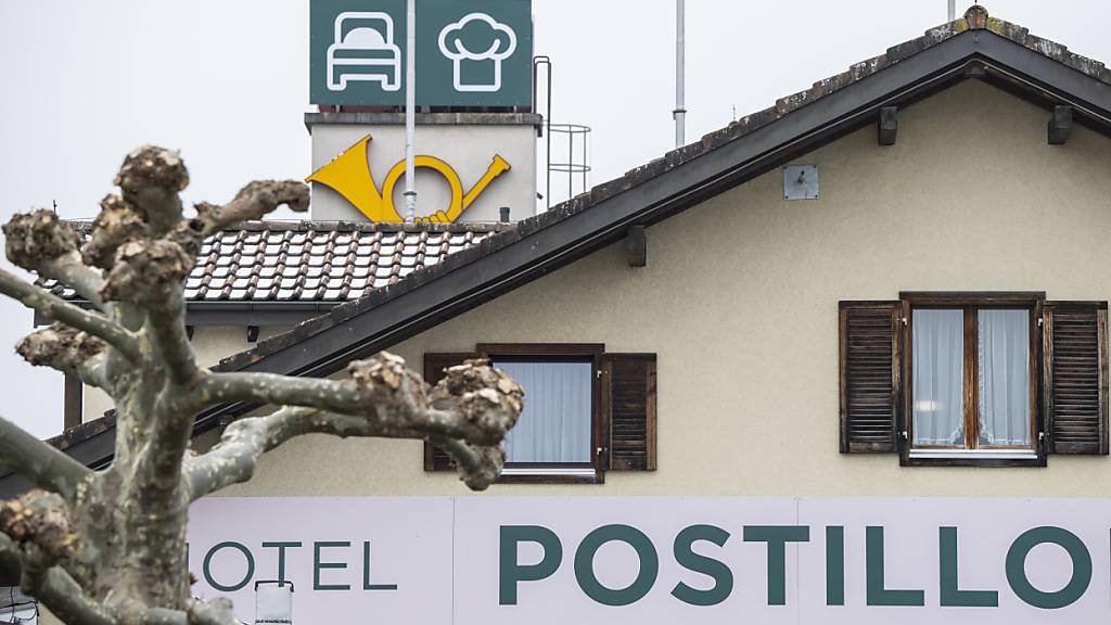 Das frühere Hotel Postillon in Buochs NW ist heute eine Flüchtlingsunterkunft. (Archivaufnahme)