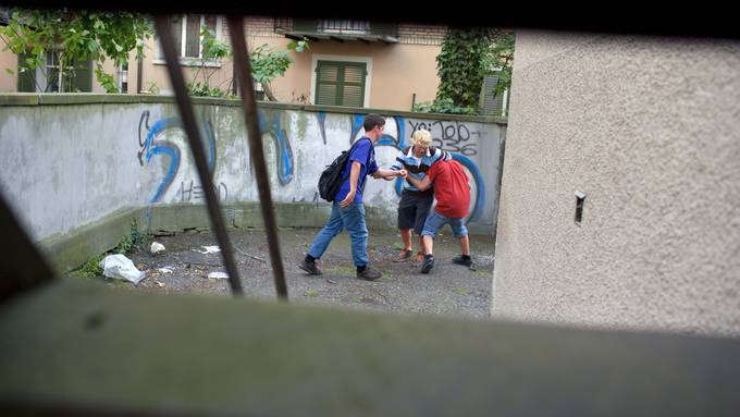 Politikerinnen wollen Missstände in Jugend-Asylheim stoppen