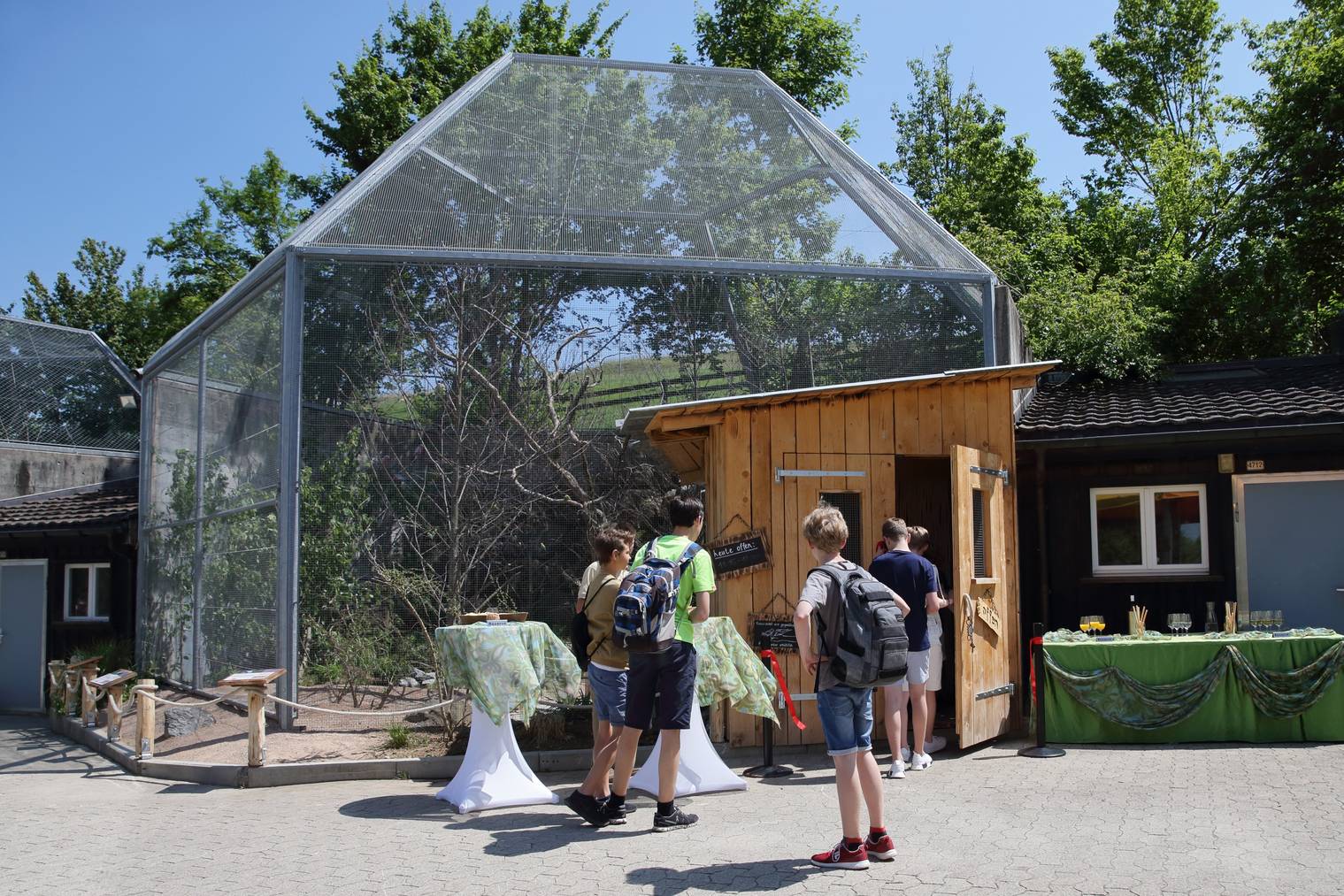 Am Dienstag wurde die neue Fütterungsvoliere im Walter Zoo eröffnet