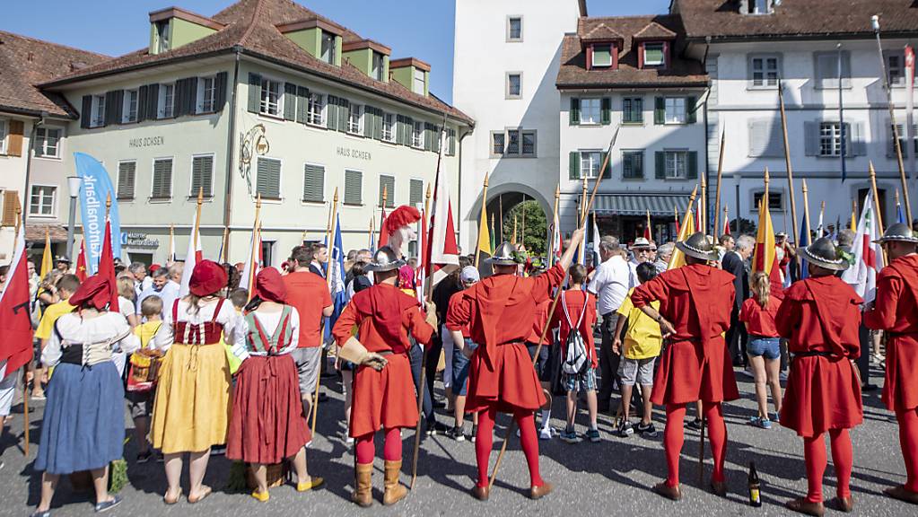 Auch dieses Jahr wird es keinen bunten Aufmarsch geben in Sempach zum Gedenken an die Schlacht von 1386. (Archivbild)