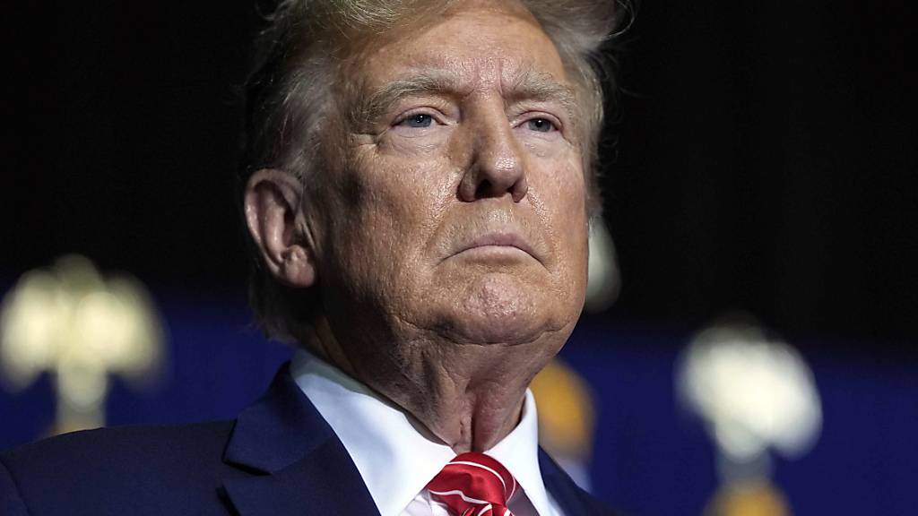 ARCHIV - Donald Trump bei einer Wahlkampfveranstaltung im US-Bundesstaat Georgia. Foto: Mike Stewart/AP/dpa