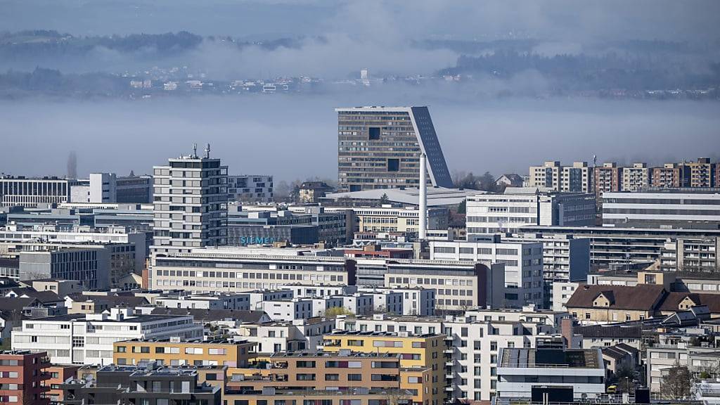 Der Energieversorger WWZ mit Sitz in Zug erhöht per Juli seine Preise. (Archivbild)