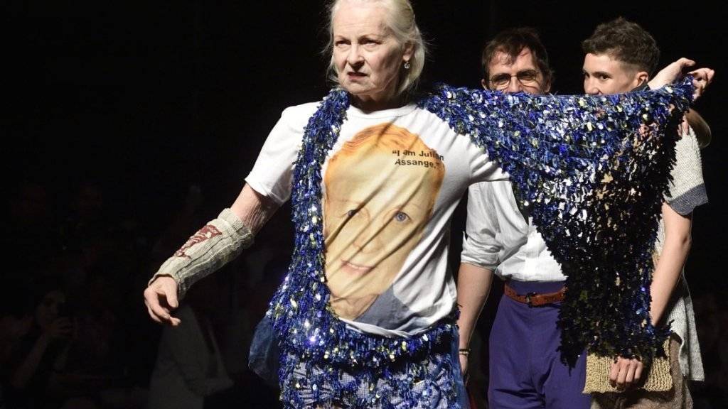 Modeschöpferin Vivienne Westwood in ihrem Assange-Solidaritäts-T-Shirt.