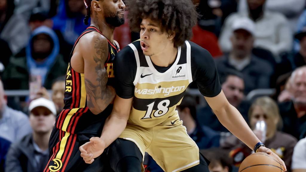 Kyshawn George (rechts) und die Wizards wurden am Dienstag in Atlanta deutlich besiegt
