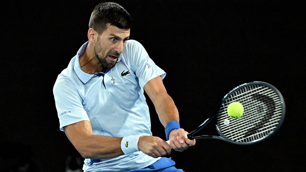 Harter Kampf und am Ende - wie fast immer - ein Sieg: Ohne sein bestes Tennis zu spielen steht Novak Djokovic in der 3. Runde des Australian Open