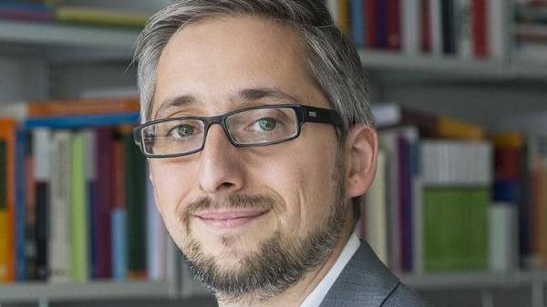 Manuel Puppis ist Professor für blabla an der Universität Fribourg.