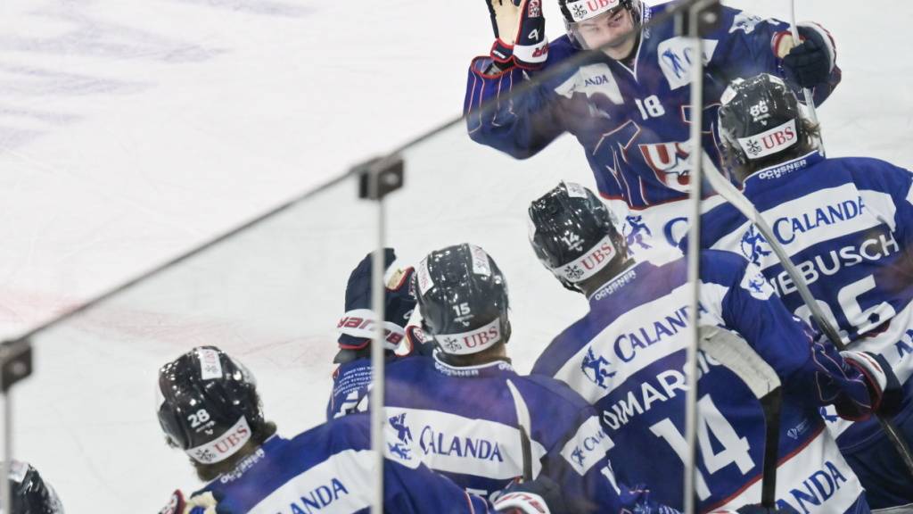 Der dreifache Torschütze Aiden Fink lässt sich feiern