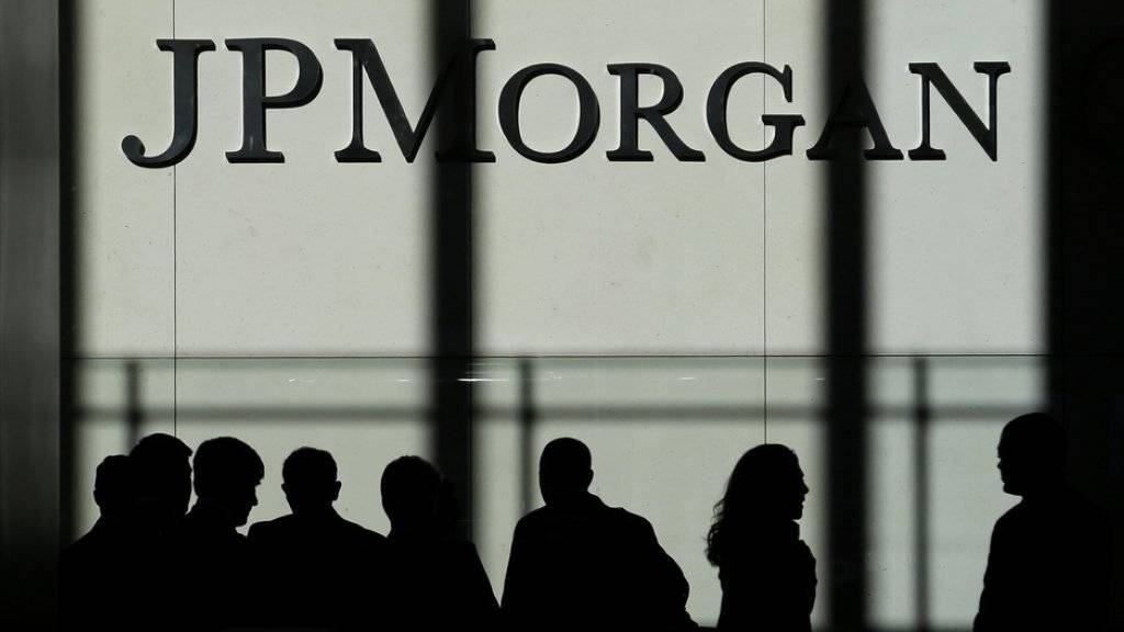Trotz einer massiven Belastung durch die US-Steuerreform verdient JP Morgan weiterhin Milliarden. Unter dem Strich erzielte die grösste US-Bank   im Schlussquartal 4,2 Milliarden Dollar als Gewinn heraus.
