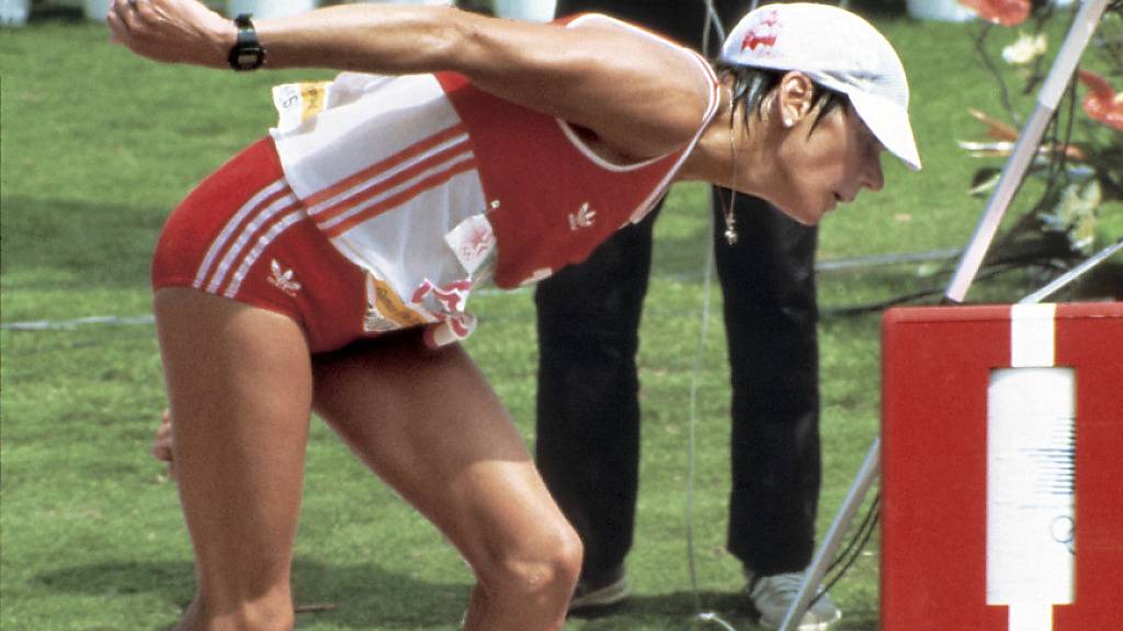 Gaby Andersen-Schiess schleppt sich bei den Olympischen Spielen 1984 in Los Angeles mit letzter Kraft ins Ziel