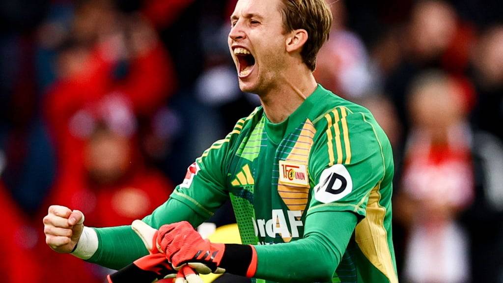 Unions Goalie Frederik Rönnow ist gegen Freiburg der Matchwinner