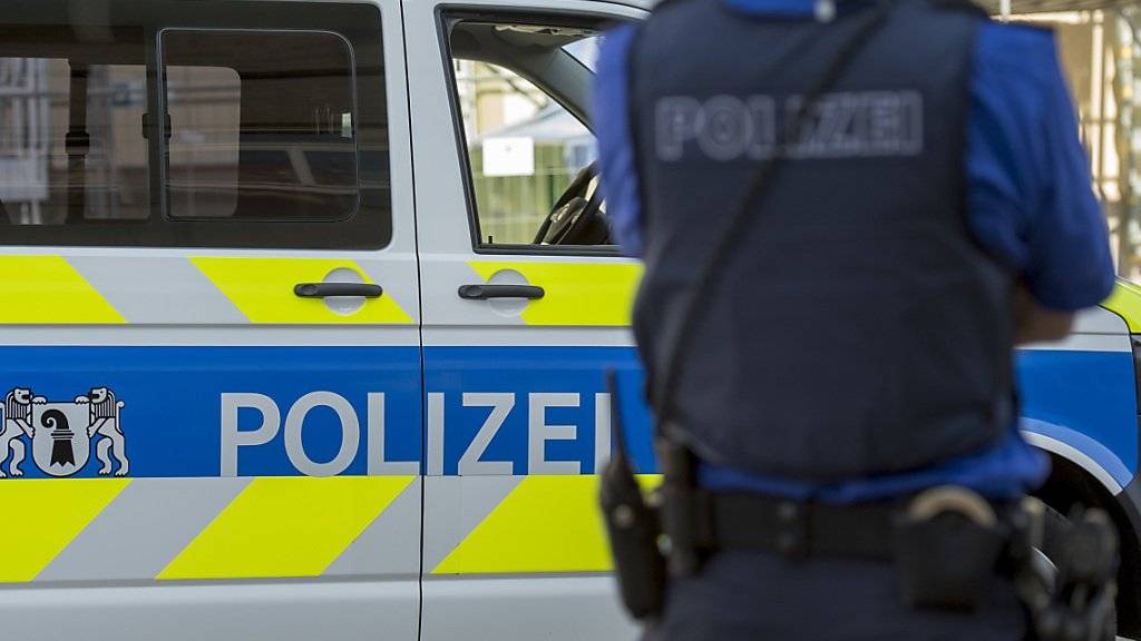 Beamte der Kantonspolizei Basel-Stadt konnten die fünf Autoinsassen nach kurzer Flucht festnehmen. (Symbolbild)