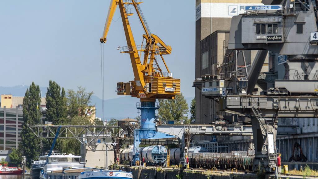 Die Schweizer Wirtschaft ist im zweiten Quartal 2026 wie erwartet mit hohem Tempo gewachsen. Das reale Bruttoinlandprodukt (BIP) legte auf bereinigter Basis gegenüber dem Vorquartal um 1,5 Prozent zu. (Archvibild)