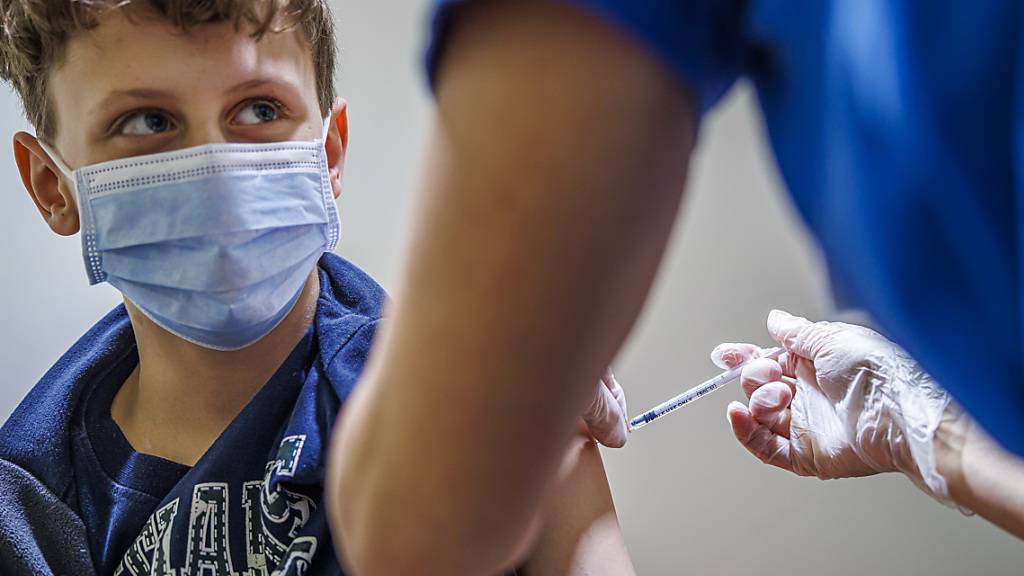 Dem Bundesamt für Gesundheit sind am Donnerstag 29'887 neue Ansteckungen mit dem Coronavirus gemeldet worden. (Symbolbild)