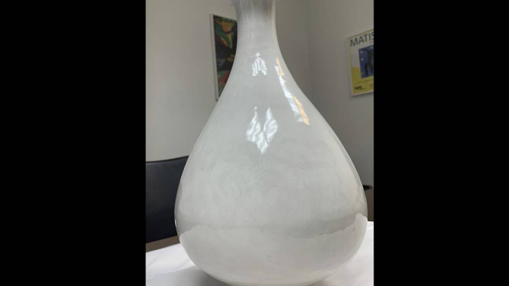 Die 2019 in Genf gestohlene Ming-Vase wurde von der London Metropolitan Police sichergestellt.