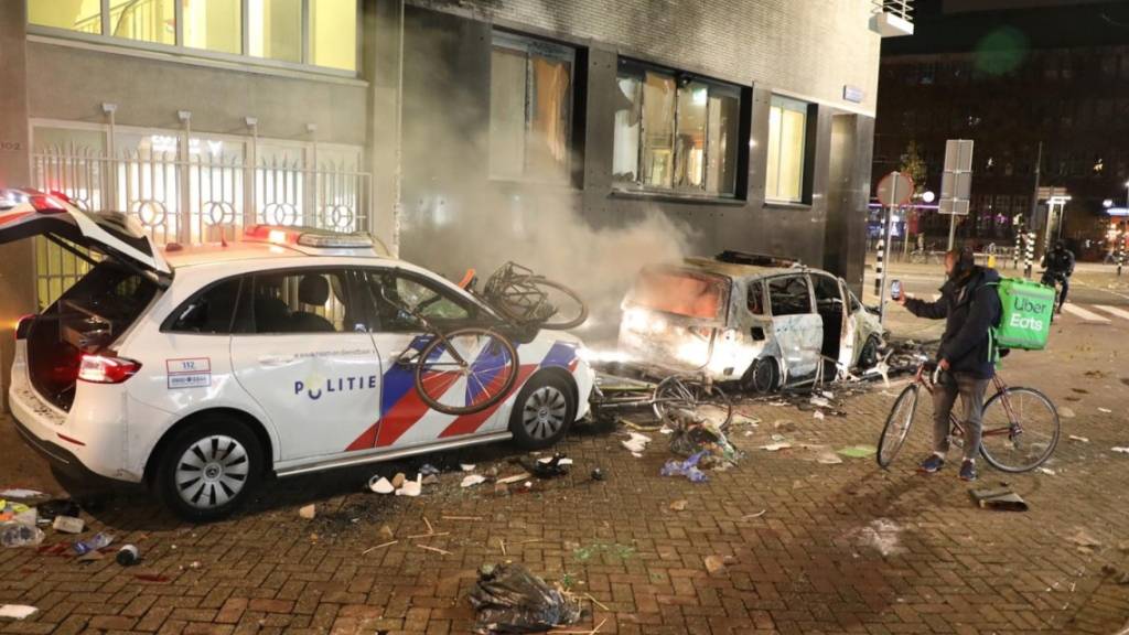«Orgie der Gewalt» in Rotterdam: Strassenschlacht und Polizeischüsse