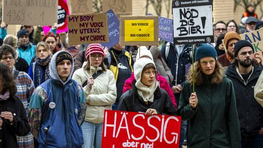Hunderte demonstrieren in Vaduz FL gegen Abtreibungsrechts-Veto