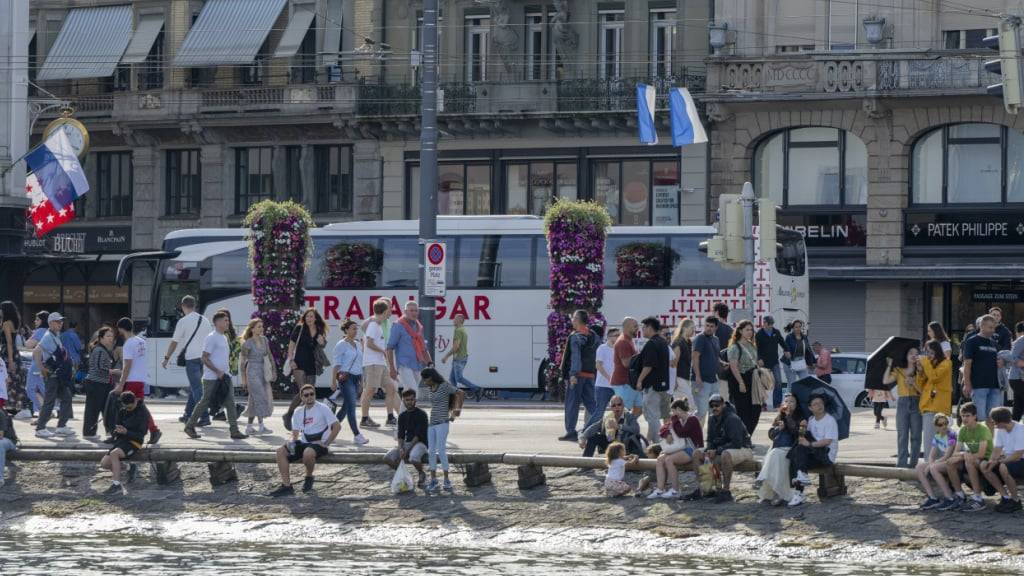Die Luzerner Seepromenade beim Schwanenplatz: Die Bedürfnisse der Einheimischen sollen nicht an den Rand gedrängt werden. (Archivaufnahme)