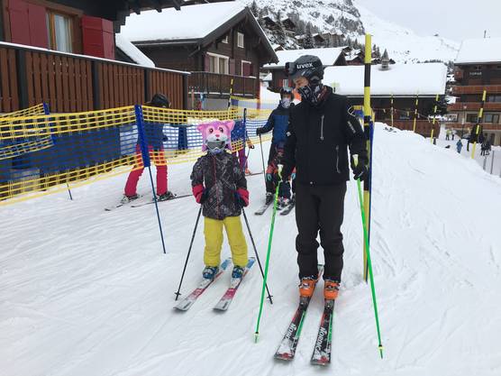 Beno Meier, 39, with his daughter Marley, 7. The Niedergösgerns like it on the slopes because nobody pushes them anymore.