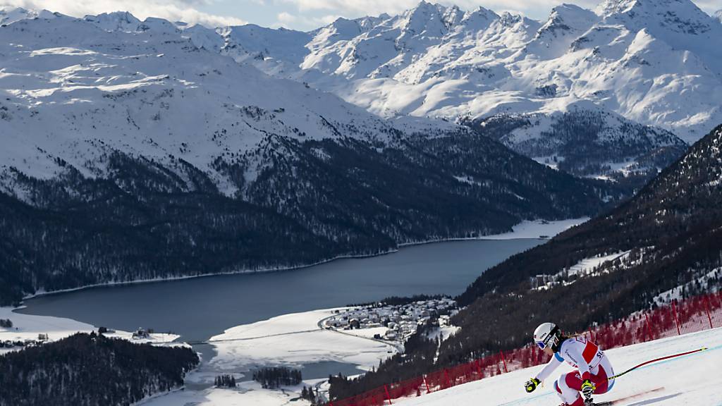 Joana Hählen im Dezember 2019 beim Weltcup-Super-G in St. Moritz in voller Fahrt