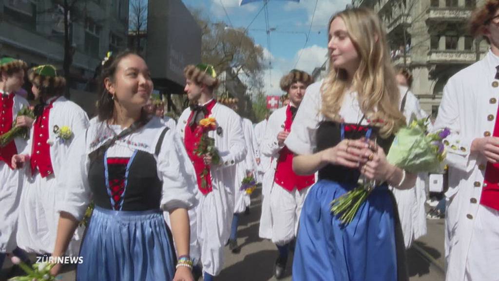 Zum ersten Mal laufen Frauen offiziell mit